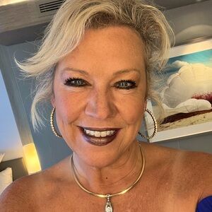 Meet your Posher, Brenda